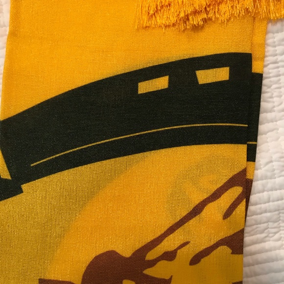 Mexican Shawl, Yellow Shawl, Horseshoe, shawl Yellow, bright yellow shawl - Picture 4 of 5